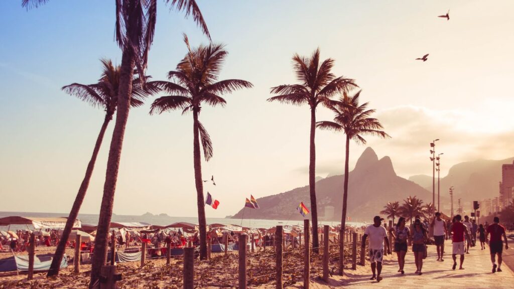 Praia de Ipanema Um dos passeios classicos no Rio de Janeiro